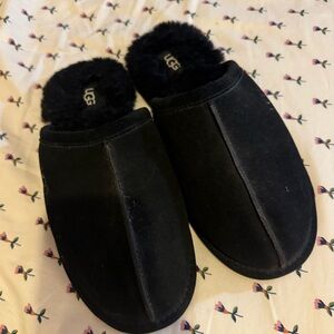 UGG Women's Cozy Black Slippers